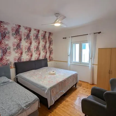 Appartement Two Bedrooms 50m From The