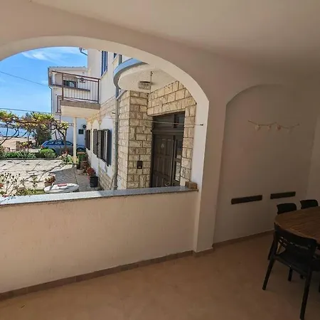 Two Bedrooms 50m From The Appartement *