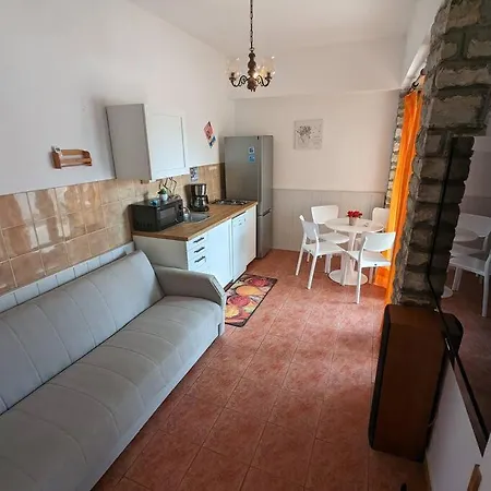 Appartement Two Bedrooms 50m From The *