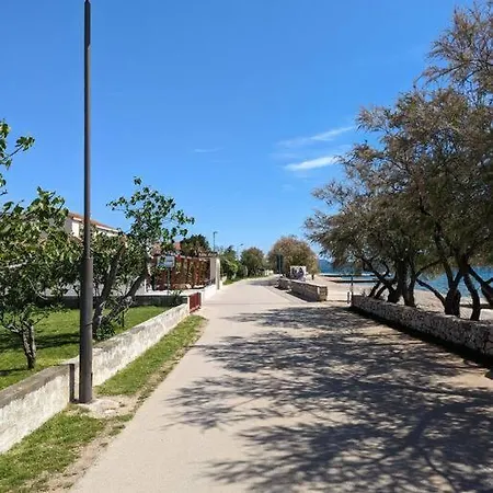 Two Bedrooms 50m From The Srima