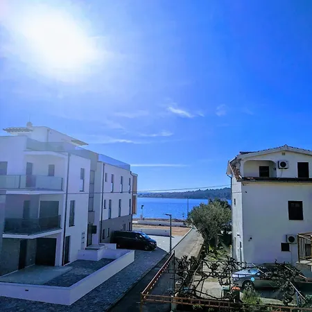 Two Bedrooms 50m From The * Srima