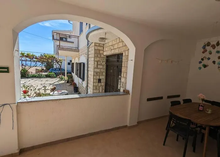 Two Bedrooms 50m From The Appartement *