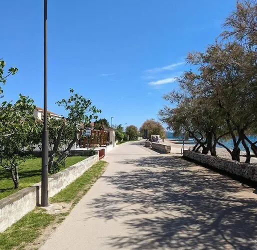 Two Bedrooms 50m From The Srima