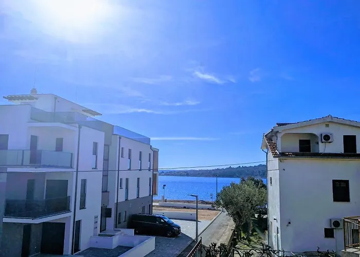 Two Bedrooms 50m From The * Srima